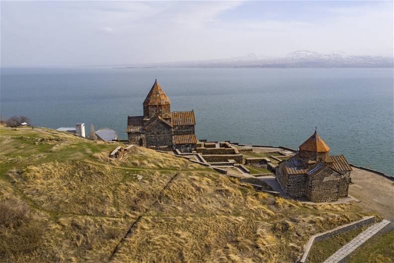 Gruzja, Armenia - spod szczytów Kaukazu w doliny Armenii z Kutaisi