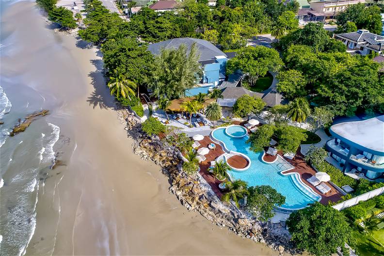 Mercure Rayong Lomtalay Villas and Resort