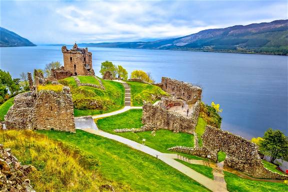 Szkockie zamki i legenda Loch Ness